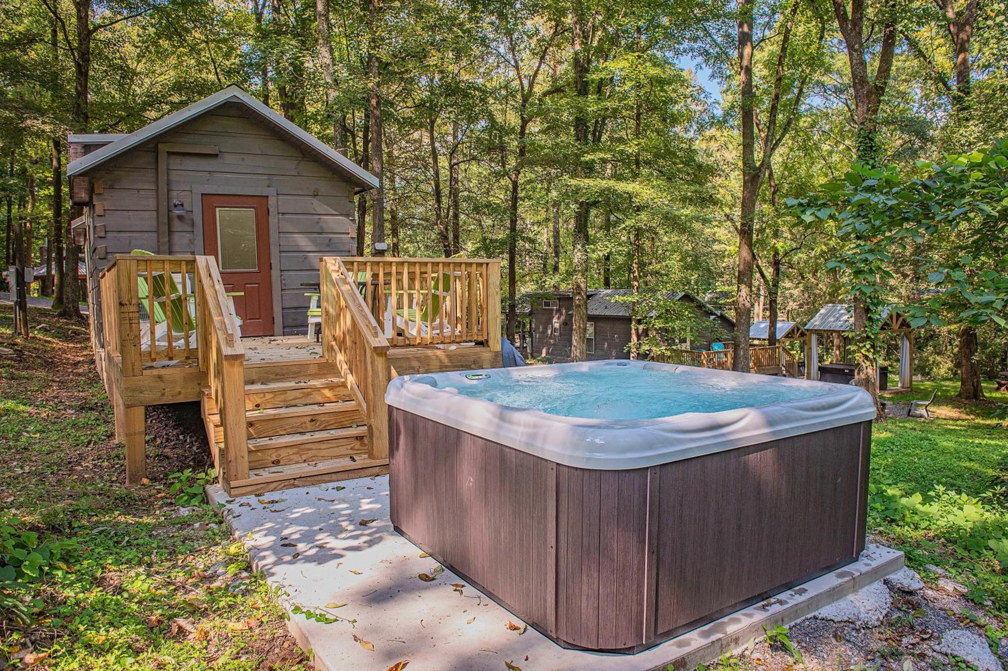 Tiny Cabin Village Private Hot Tub Lynda Cabin Chattanooga Bagian luar foto