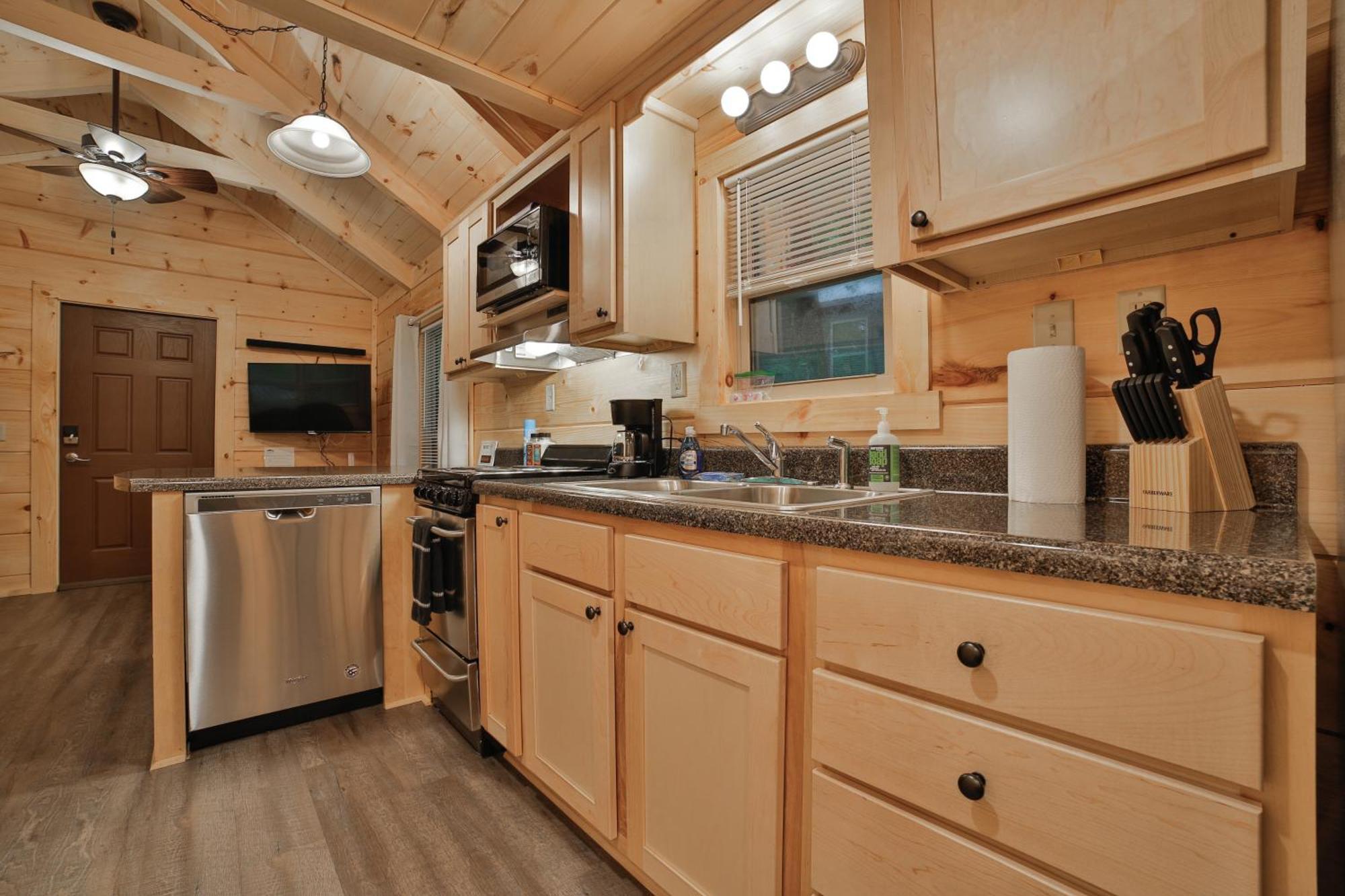 Tiny Cabin Village Private Hot Tub Lynda Cabin Chattanooga Bagian luar foto